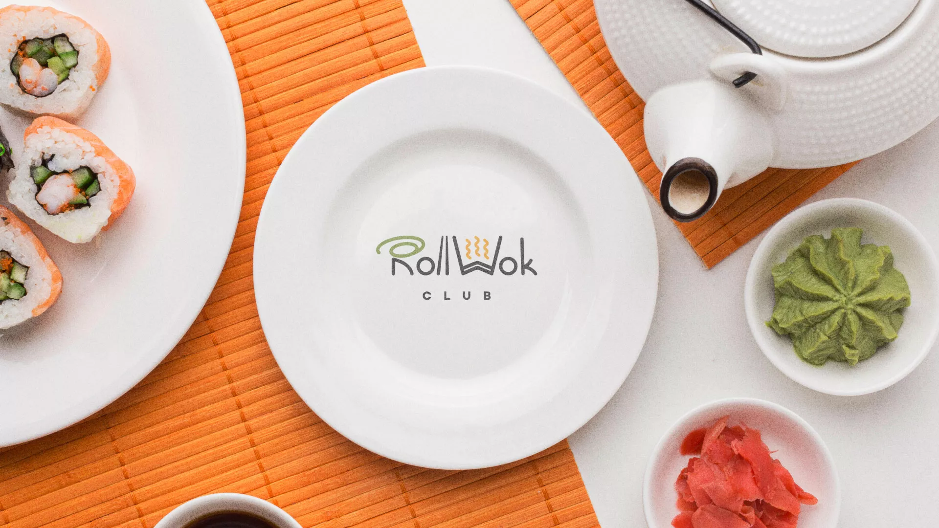 Разработка логотипа и фирменного стиля суши-бара «Roll Wok Club» в Болохово